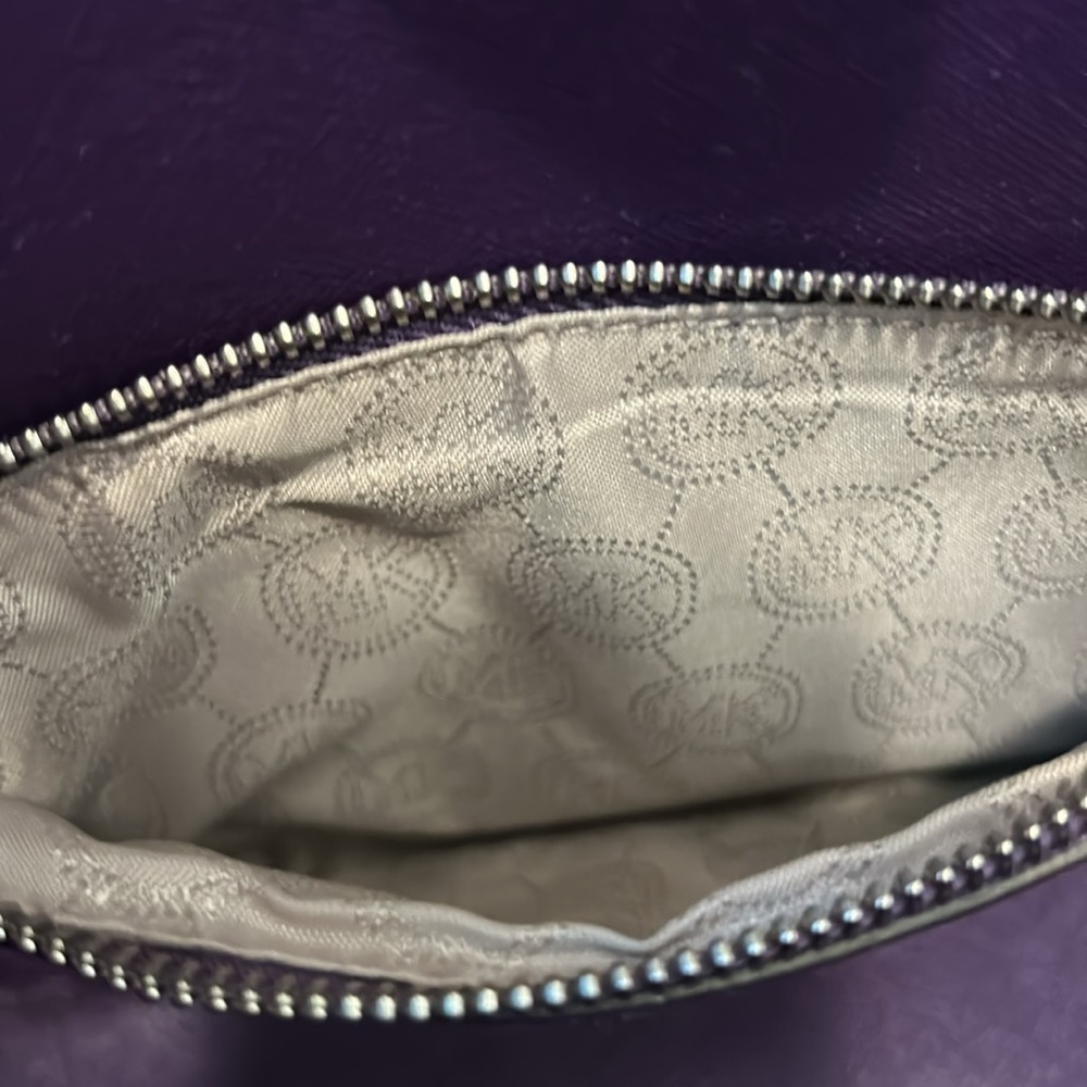 Michael Kors Greenwich Large Grab Bag - Picture 11 of 15